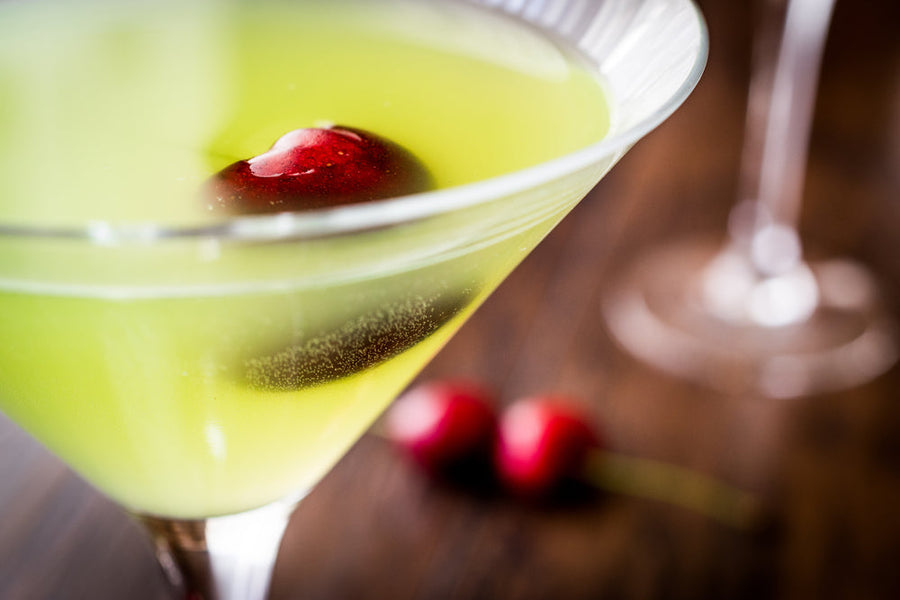90s Nostalgia in a Glass: IGETHI Cocktail Recipes to Take You Back